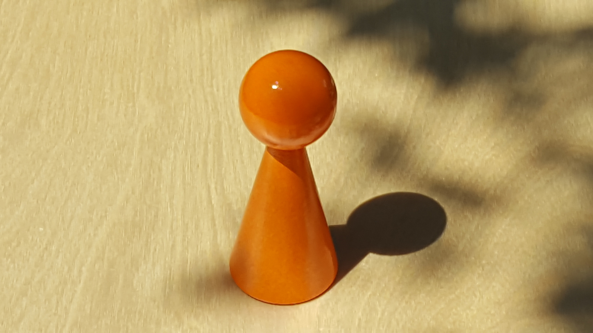 www.systembrett.at · Systembrett-Artikel · Einzel-Figur 10 cm in orange (ohne Augen);